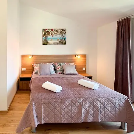 Appartement Gorgeous In With House Sea View